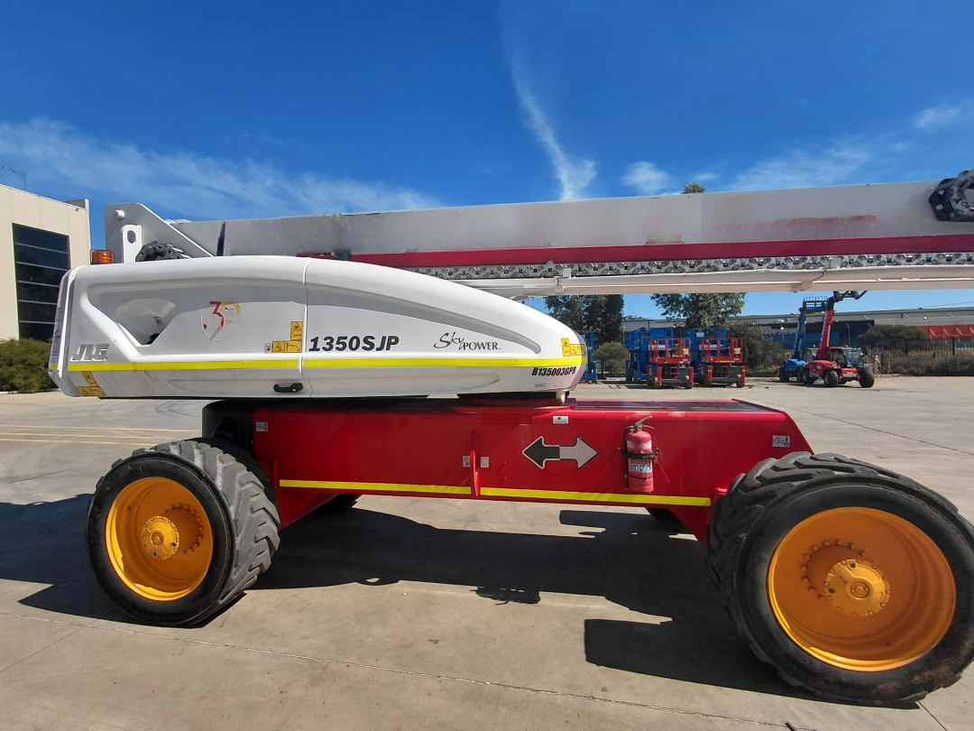 Telescopic Boom Lift - View 3